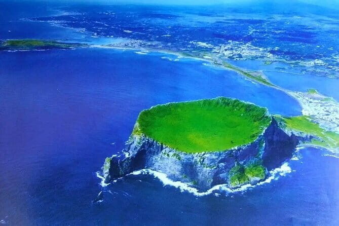 2Days Private tour in jeju island - East/West/South of Jeju - Day 2 South to West: Sea-to-Falls, Columnar Joints, Tea, Windmills, and Beaches