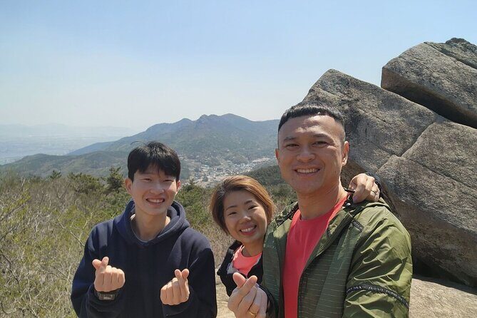 4-Hours Hiking and Tasting Rice Wine in the Mountain of Busan - Makgeolli tasting basics (and what to expect during the pour)