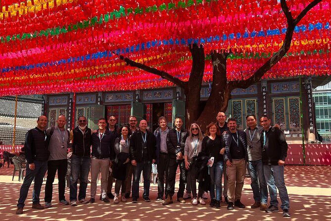 8 hours Private Tour in Seoul for the VIP - Markets and neighborhoods: food that tastes like Seoul, not like a trap