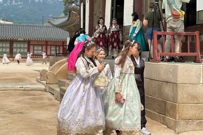 Best Seoul City Tour (Gyeongbokgung Palace,Insadong,Namsan Tower) - Namsan Cable Car and N Seoul Tower: The Best Payoff Shot