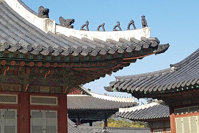 Best Walking Tour to Gyeongbok Palace Bukchon Hanok Village - Small group energy: less chaos, more questions