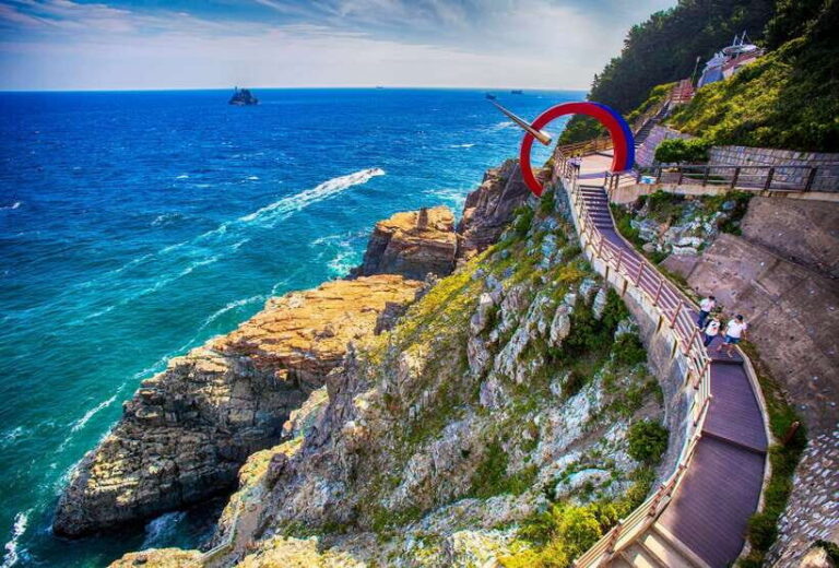 Busan: Coastal Treasures Beach Train, Culture Village & More - Haedong Yonggungsa Temple: the coast temple moment you’ll remember