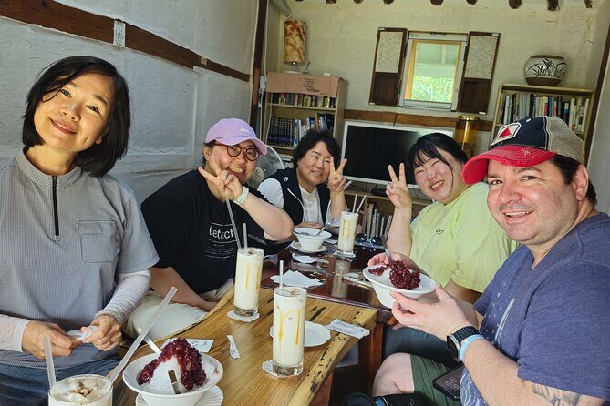 Busan Comfortable Private Tour For 4hours - Gukje Market in one hour: snacks, shopping, and a post-war origin story