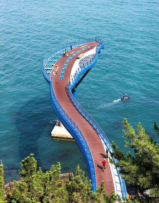 Busan: Gamcheon Village and Haeundae Blueline Park Tour - Haeundae Blueline Park: Photo Stops and a Panoramic Ride