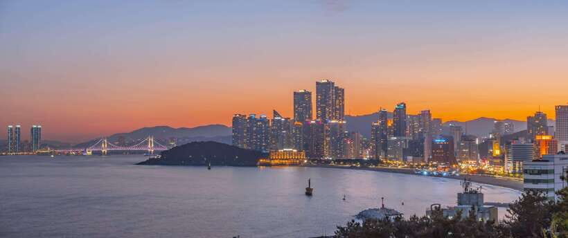 Busan: Haeundae 100-Minute Walking Tour - Starting at 옛 해운대역 and the former station story