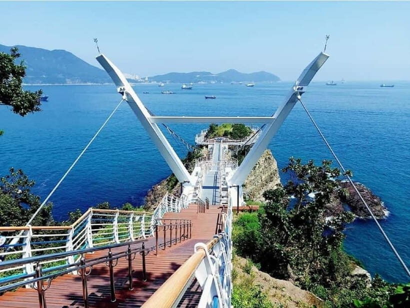Cruise Ship Guests'Shared Tour in Busan for Up to 6 people - Gwangan Bridge Pass-By: The Night-Flash Icon in Daylight Terms