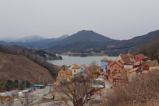 Customized Private Seoul tour: Palace, Market etc(Airport Option) - Old neighborhoods and temples: Bukchon, Jogyesa, and photo-friendly streets