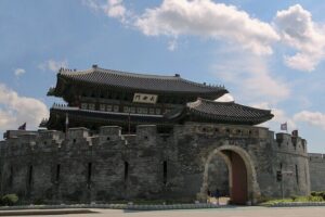 Day Trip to UNESCO: Suwon Fortress Adventure from Seoul - Guides Make the Difference: Clear English, Real Stories, Good Energy