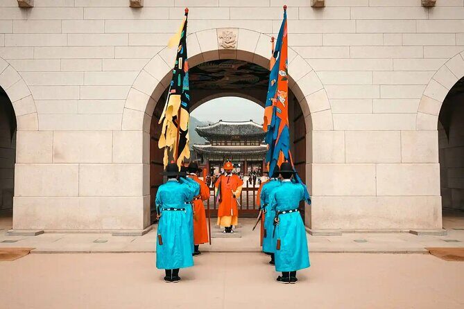 Discover Seoul: Local Life and History - Gyeongbokgung Palace: The Joseon Main Stage (Plus Guard Change)