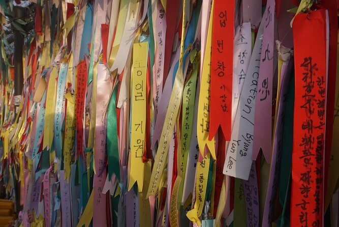 DMZ Past and Present: Korean Demilitarized Zone Tour from Seoul - Guides, group size, and the pacing that keeps it from feeling heavy
