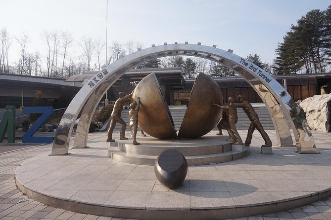 DMZ tour south Korea from Seoul (NK experience hall, defector) - The DMZ Theater Hall and Museum Stops (Plus the Defector Q&A)