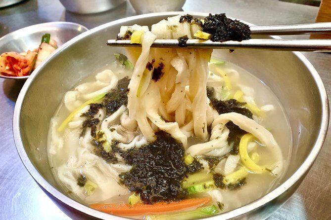 Downtown Seoul Guided Food & Market Tour with 8+ Local Tastings - Gyeongbokgung Palace and Gwanghwamun Gate: Royal Seoul Meets Street Bites