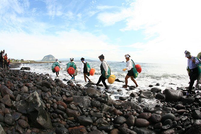 East Jeju Essentials – Seongsan Ilchulbong (UNESCO) & Haenyeo - Seongsan Ilchulbong UNESCO Climb: Steps, Timing, and Big Views