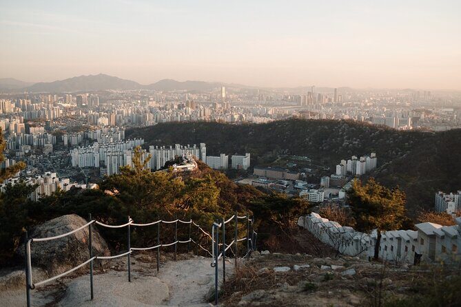 Fortress Night Hike & Snack at a Local Market - Getting There From Seodaemun Station Without Wasting Your Night