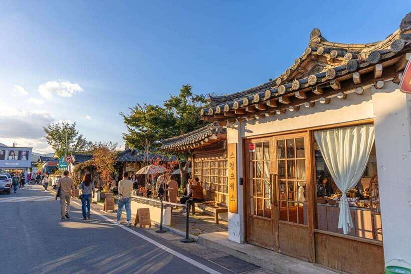 From Busan: Gyeongju Historical Day Tour with Sky Capsule - Donggung & Wolji at Dusk: When the Pond’s History Shows Up