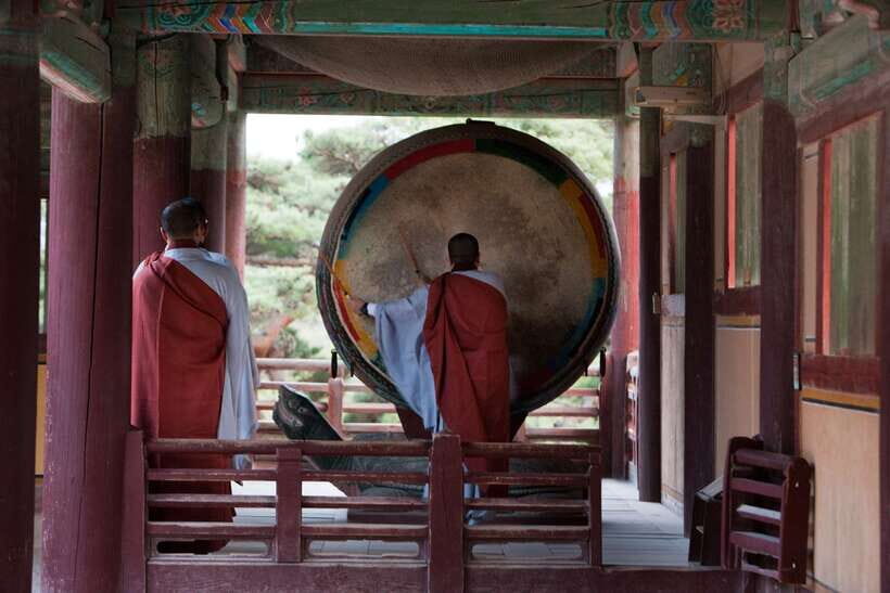 From Busan: Gyeongju UNESCO World Heritage Guided Day Tour - Royal tombs and Hwangnidan-gil: where the Silla story turns human