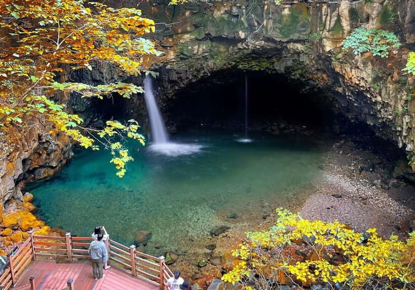From Seoul: Pocheon, Sanjung Lake and Bidulginang Fall Trip - Sanjung Lake in Autumn: Views That Quiet Your Pace