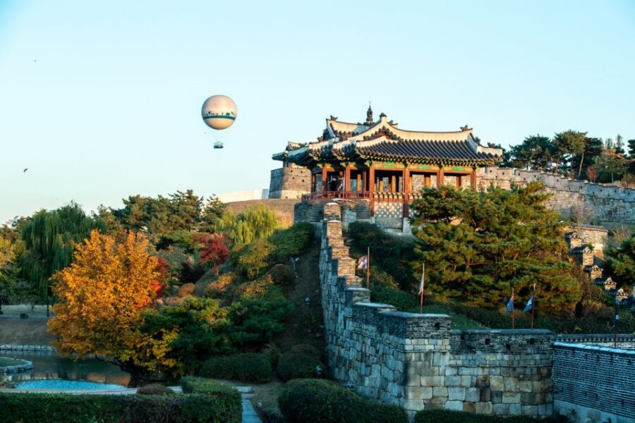 From Seoul: Suwon Hwaseong Fortress & Folk Village Tour - Starting and ending in central Seoul: how the logistics affect your day