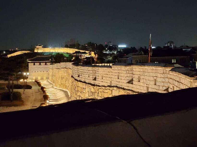 From Seoul: Suwon Hwaseong Fortress Night Tour - Why the guide matters: pacing, questions, and smart photo help