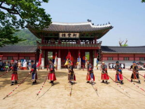 From Seoul: Suwon Hwaseong Fortress Tour - Meeting up in Seoul: Sejong Hotel start and flexible pickup