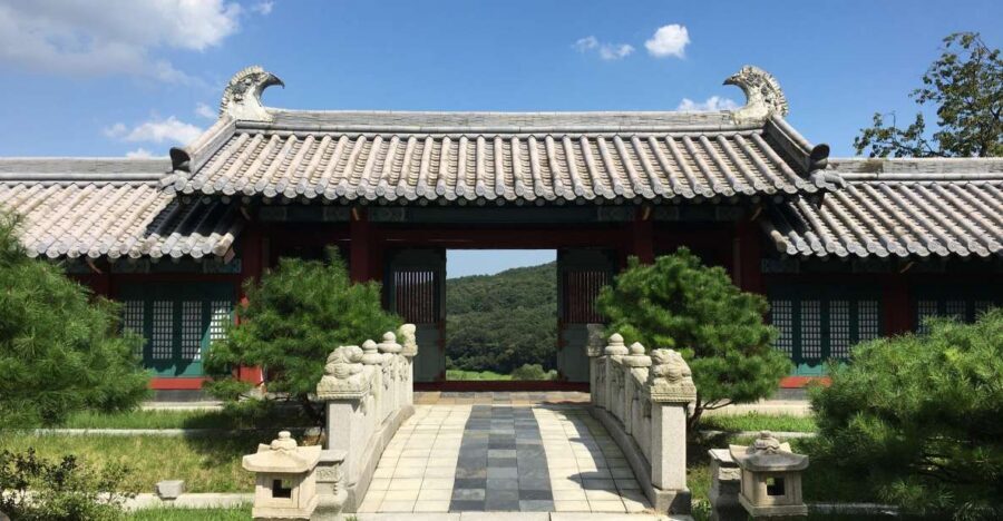 From Seoul: Yongin Dae Jang Geum Park Tour - Walking, filming surprises, and how to avoid photo burnout