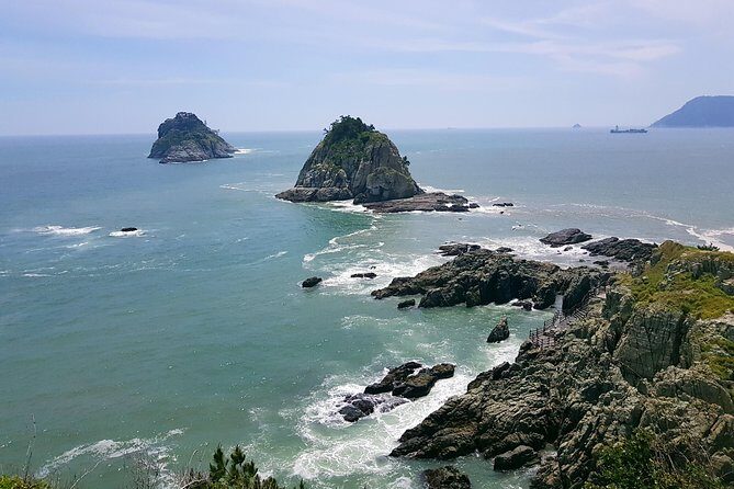 Full Day Busan Tour Including Haedong Yonggungsa Temple - Haedong Yonggungsa Temple: the shoreline-temple moment