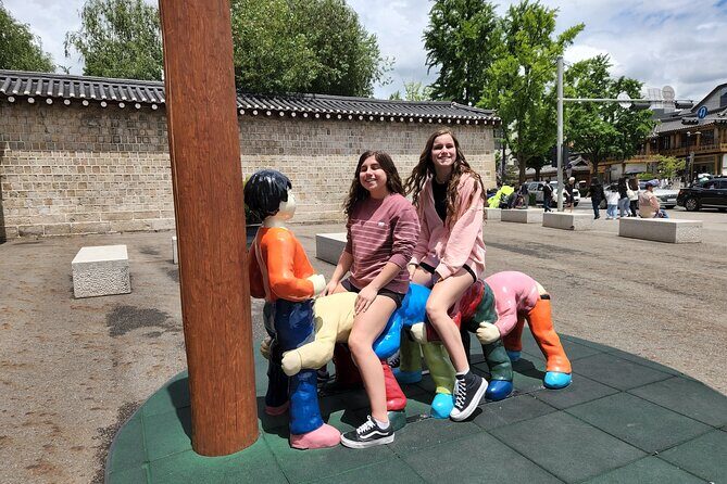 Full Day- Essential Seoul City Tour & Gourmet Tour(including Lunch and Dinner) - Hotel pickup and the pace you’ll need to match