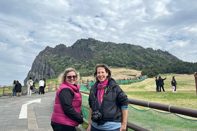 Full-Day Jeju Island UNESCO Tour for Cruise Layover Guests - Seongsan Ilchulbong: the UNESCO start with a real hike feel