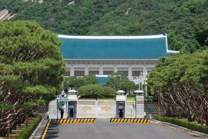 Full-Day Palace Tour in Seoul - Blue House Pass-By: A Political Start Before the Palaces