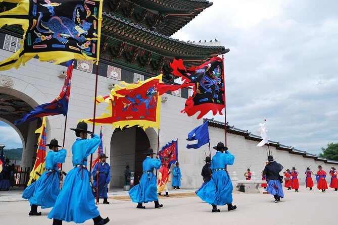 Full-Day Palace Tour in Seoul - The Coach Ride and Group Size: Comfortable, But Not Private