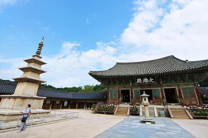 Full day Private Gyeongju UNESCO Heritage Tour : a glimpse into Silla - Daereungwon Tomb Complex and Chemseongdae: royal power meets star-gazing