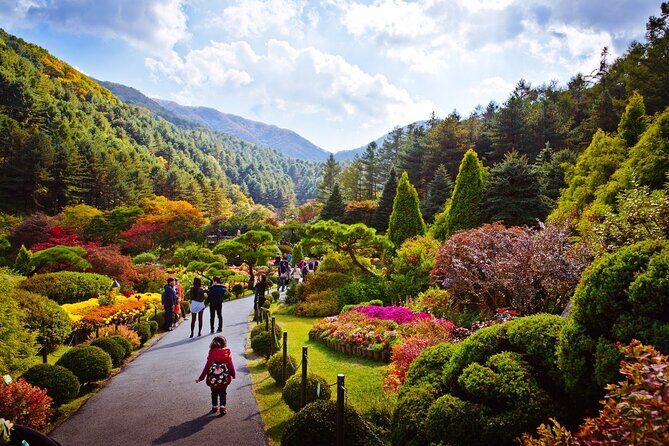 Full Day Private Tour Nami Island, Garden & Petite France - Stop 4: Pinocchio and Da Vinci, the Italian Village Stop