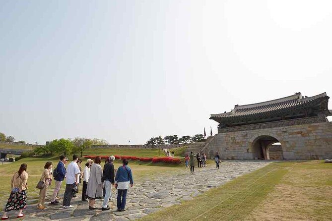 Full-day UNESCO Heritage Tour with Suwon Hwaseong from Seoul - The ginseng break, Insadong antiques, and the lunch reality