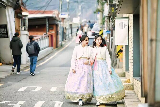 Gyeongbokgung Palace Hanbok Rental Experience in Seoul - Inside the Hanboknam Studio: Styling, Storage, and Photo Add-ons