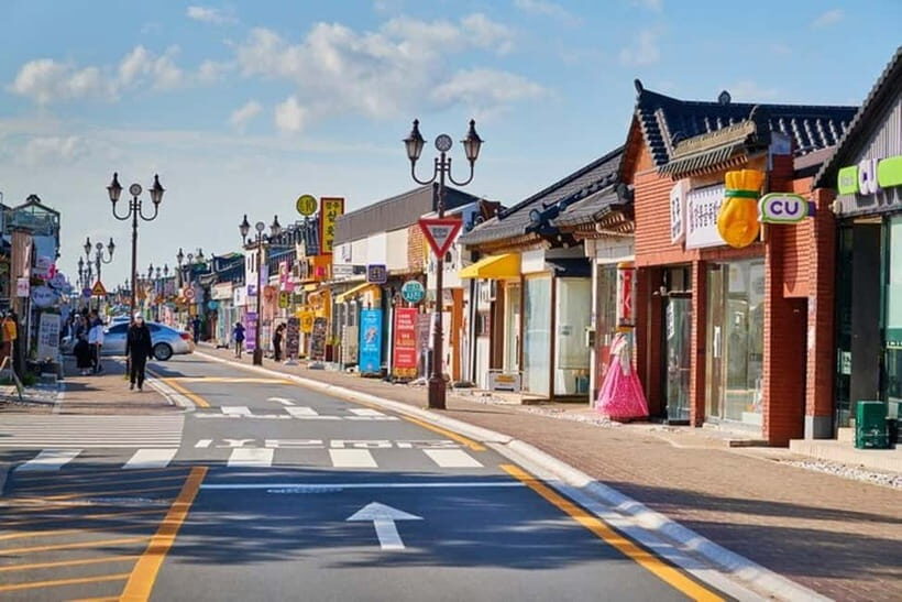 Gyeongju: Private Car Charter Taxi Tour - Vehicle choice: sedan vs van, and why luggage rules matter