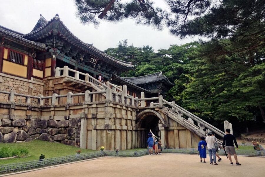 Gyeongju: UNESCO Heritage Tour Including Bulguksa Temple - Daereungwon Tomb Complex: reading royalty in burial mounds