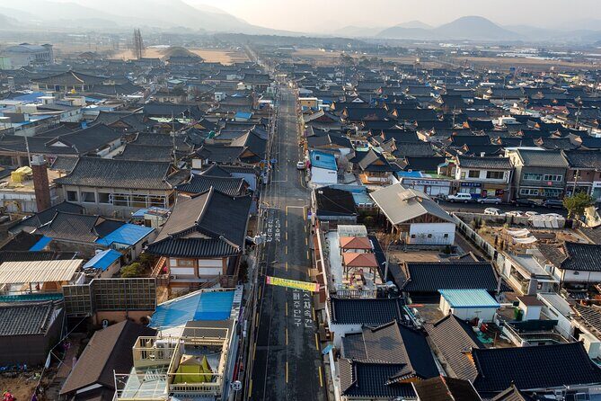 Gyeongju UNESCO sites Private tour with licensed tour guide - Gyeongju Gyochon Traditional Village and Woljeonggyo Bridge