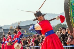 Half day Morning Seoul City Tour(Temple & Gyeongbok Palace) - Gyeongbokgung Palace: royal gates, big views, and guard timing