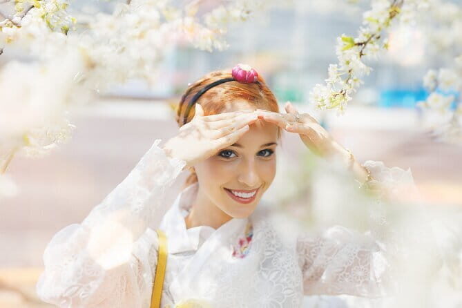 Hanbok Photoshoot and History Tour at Gyeongbokgung Palace - Gyeonghoeru Pavilion: pond-and-trees portraits at a calmer pace