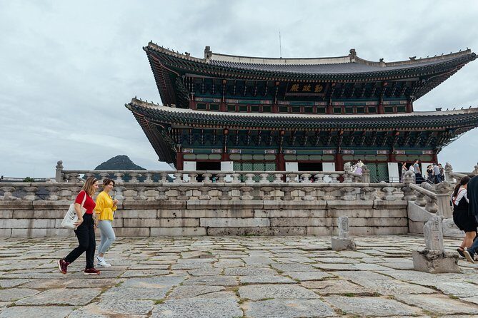 Highlights & Hidden Gems With Locals: Best of Seoul Private Walking Tour - Stop 3: Bukchon Hanok Village and the feeling of “rules in the streets”