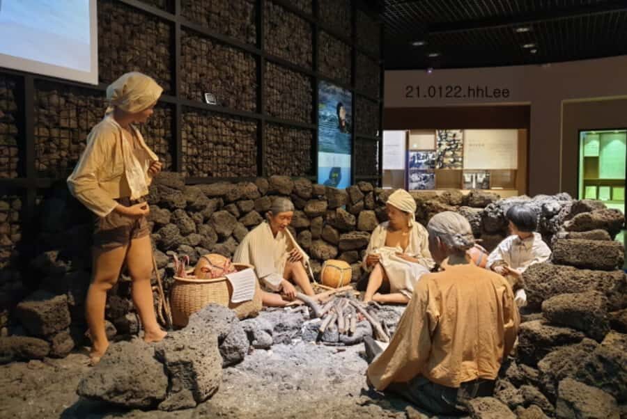 Jeju EAST Course : UNESCO (Seongsan-ilchulbong) BUS TOUR - Seongsan Ilchulbong: UNESCO Volcano Time with a Guide