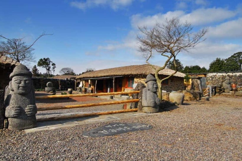 Jeju Eastern Highlight Tour with Women divers show - Seongeup Folk Village: traditional houses and Jeju heritage