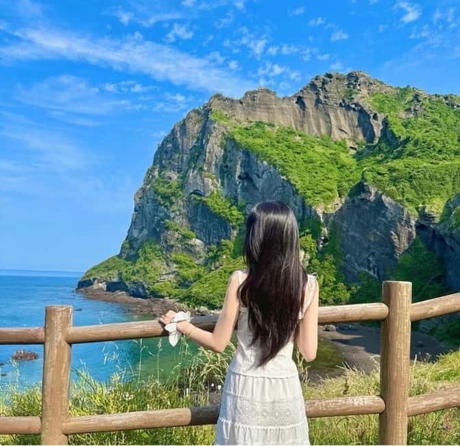 Jeju: Eastern UNESCO Sites Tour with Haenyeo Show - Hamdeok Beach: turquoise water plus a real reset