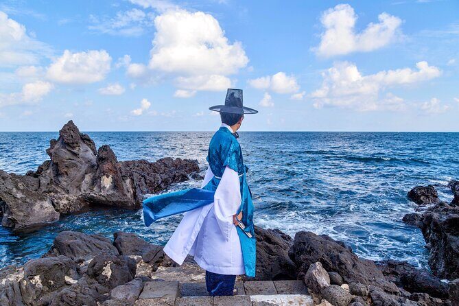[Jeju] Hanbok Private guide tour & photo session in beautiful Yongduam rock, - Photos: What You Get Back (Originals Plus Edits)