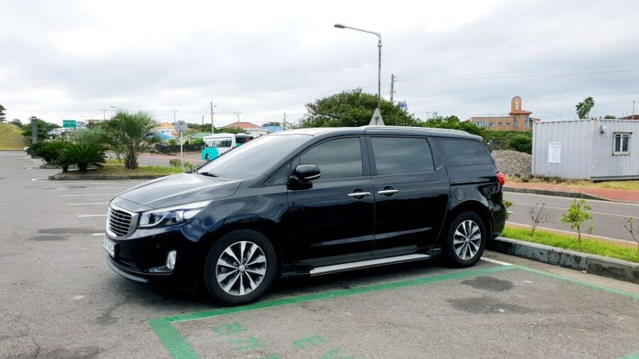 Jeju Island: Customized Private Full-Day Van Tour - 비자림길: lunch time under the right kind of shade