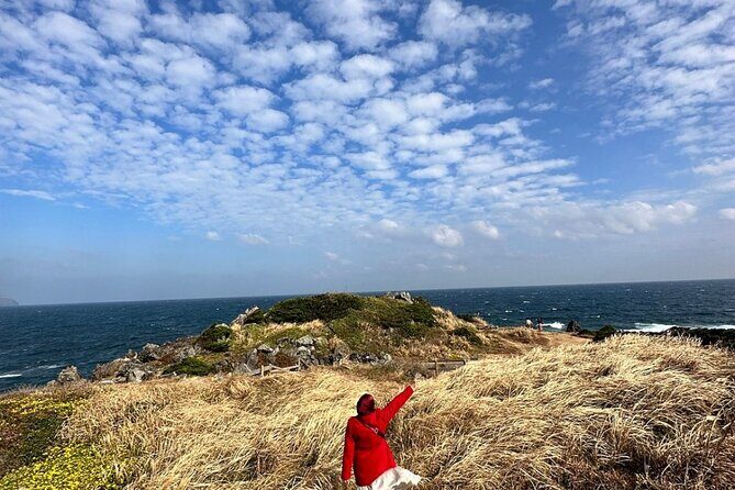 Jeju Island English Private & Flexible Tour any number anywhere - How the east course ties Jeju together: Manjang Cave and Sungsan Sunrise Peak