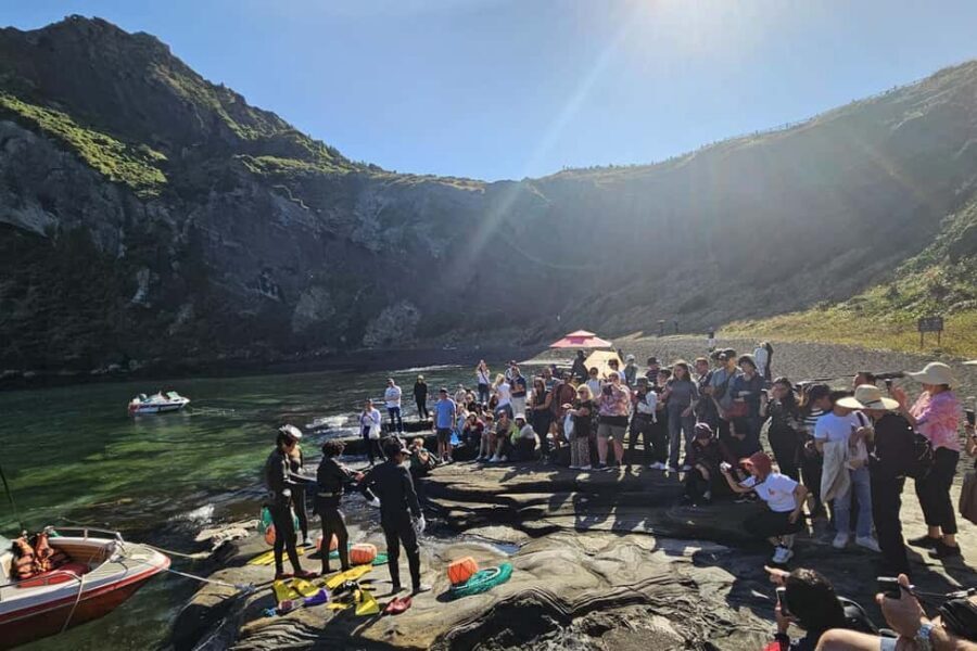 Jeju Island: Full-Day East Jeju Bus Tour with Entry Fees - Gwangchigi Beach and the haenyeo show: UNESCO living culture