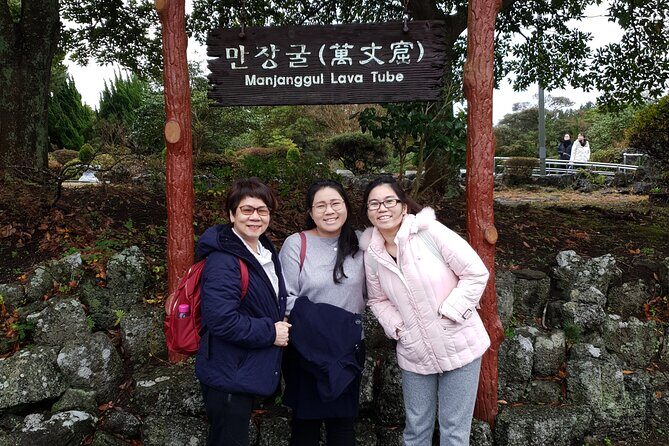 Jeju island Private Tour - UNESCO Day Tour & Haenyeo Performance - Jeju Stone Park: myth, stone culture, and a quick stop that adds meaning