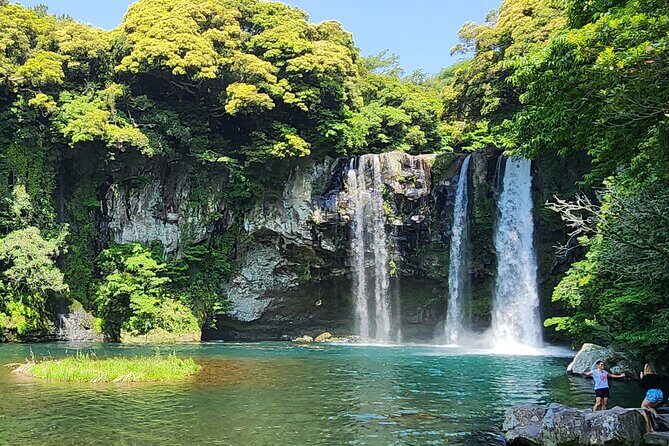 Jeju island Southern UNESCO Day Tour With Hallasan MT - Hallasan Eoseungsaengak: the easiest way into Jeju’s UNESCO heart