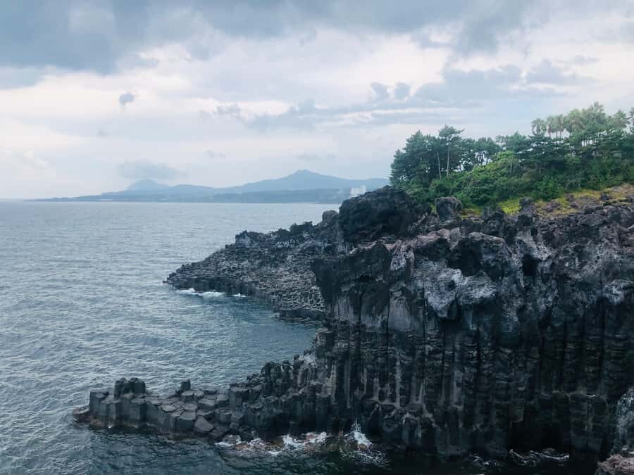 Jeju: Mt. Hallasan Hike and UNESCO Sites Day Tour - Yakcheonsa Temple: A Place Named for Water